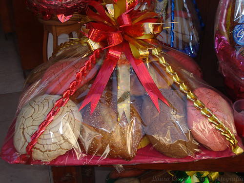 Pan Dulce Bow Wrapped