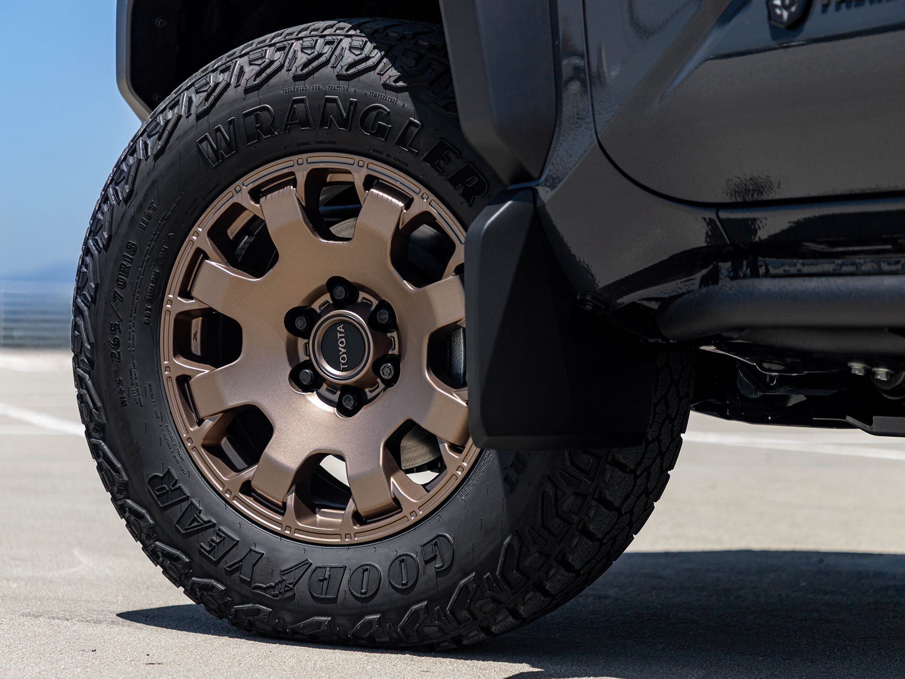 2026 Toyota Tacoma i-FORCE MAX Tacoma Trailhunter