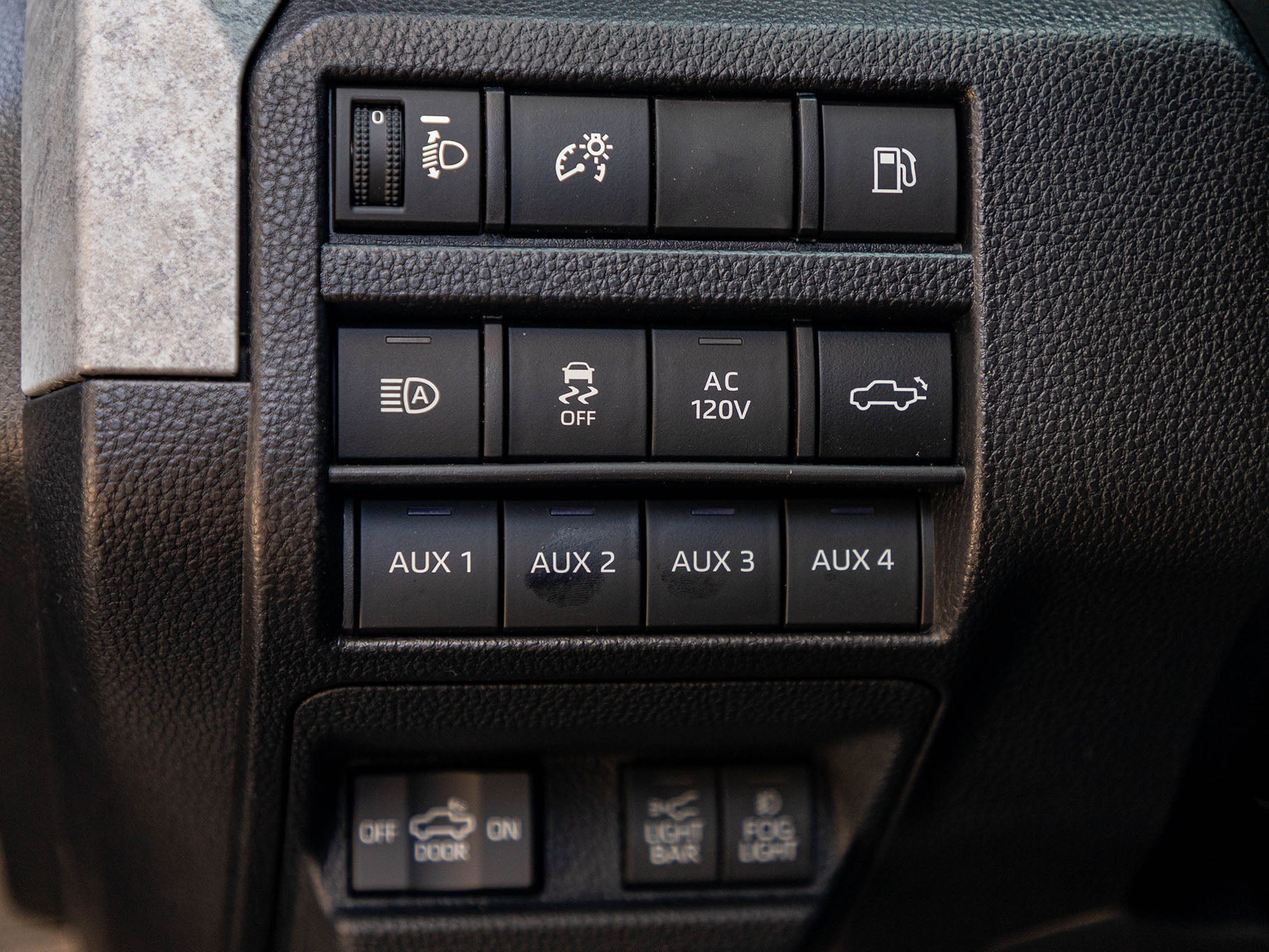 2026 Toyota Tacoma i-FORCE MAX Tacoma Trailhunter