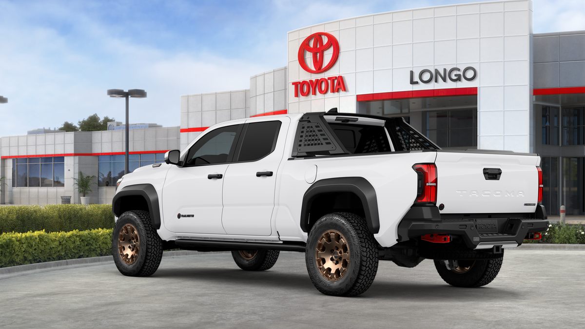 2026 Toyota Tacoma i-FORCE MAX Tacoma Trailhunter