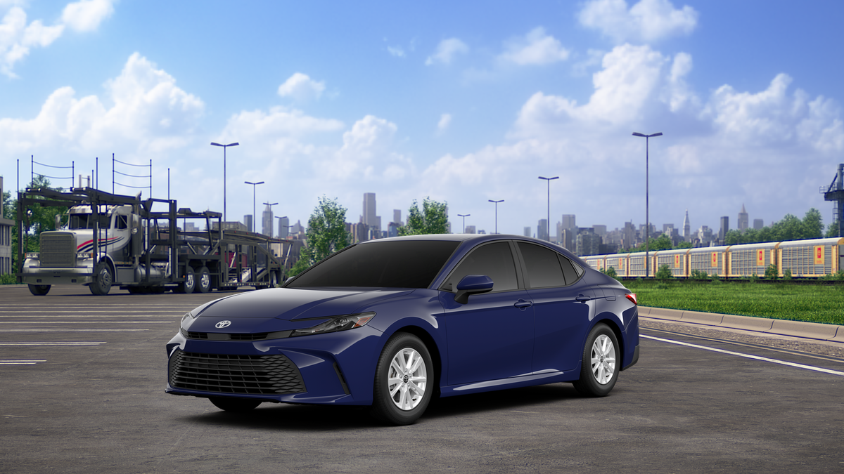 2026 Toyota Camry LE Hybrid's photo