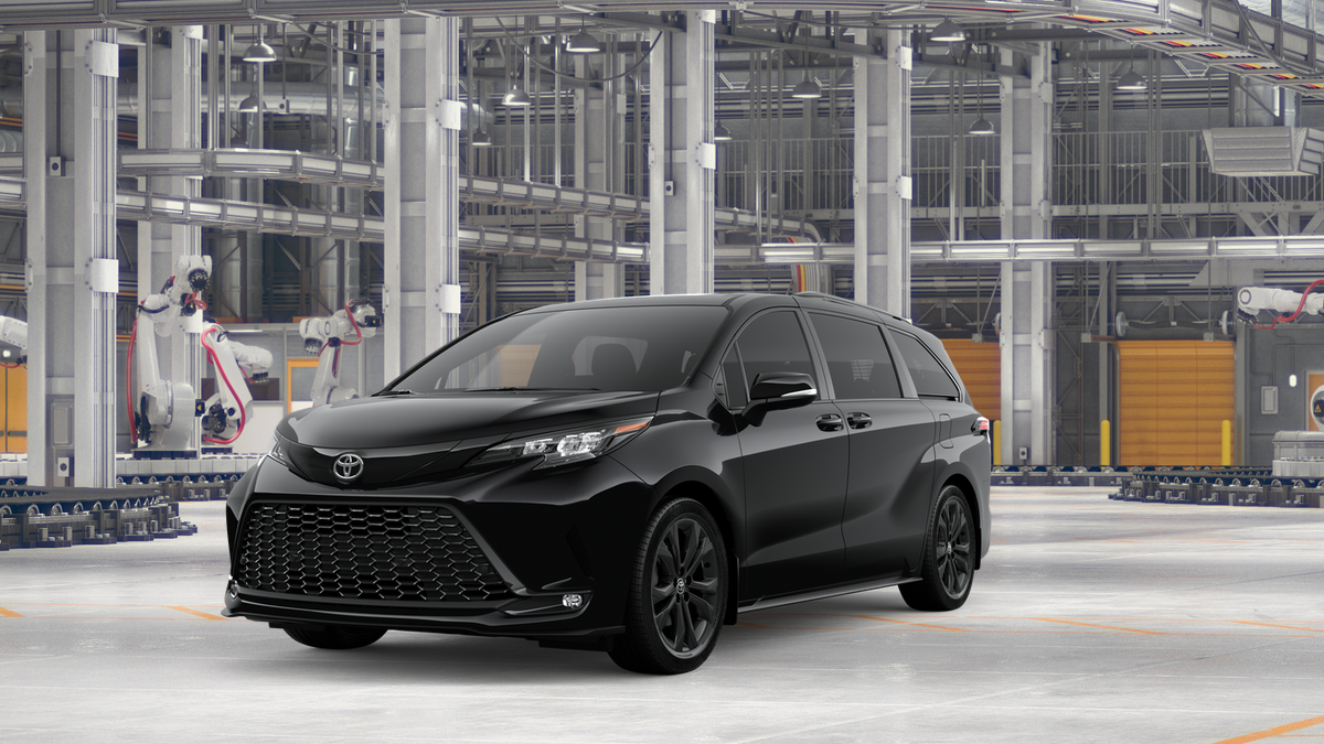 2026 Toyota Sienna XSE 7-Passenger Hybrid FWD's photo