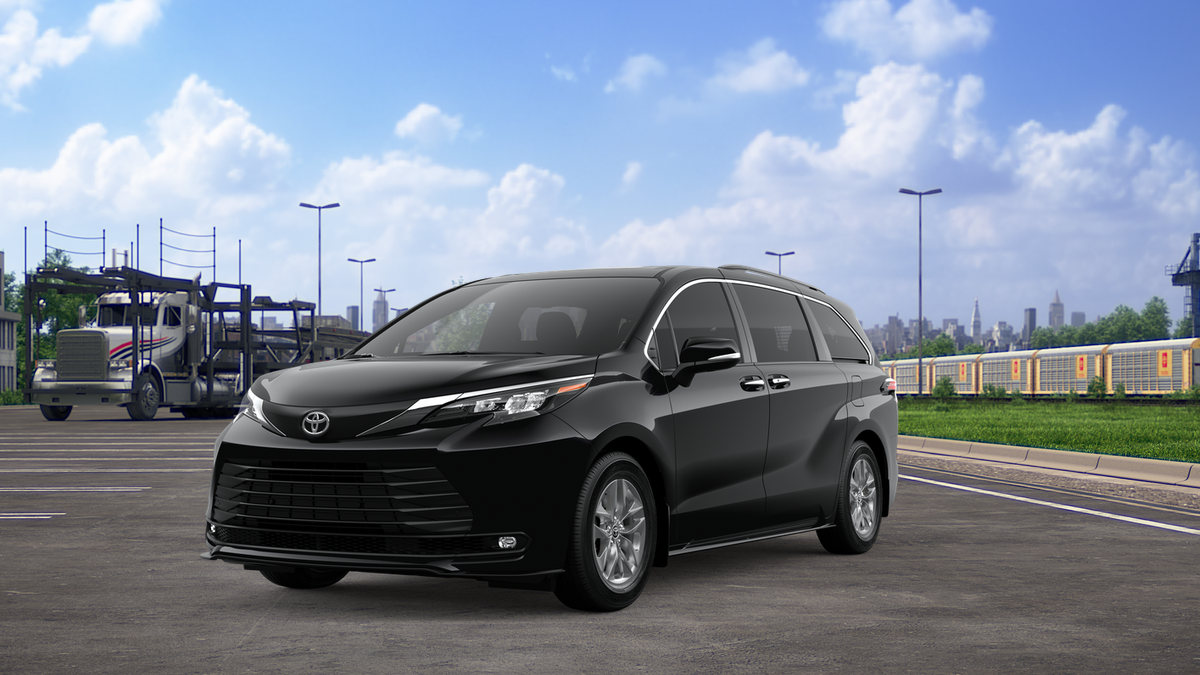 2026 Toyota Sienna XLE 8-Passenger Hybrid FWD's photo