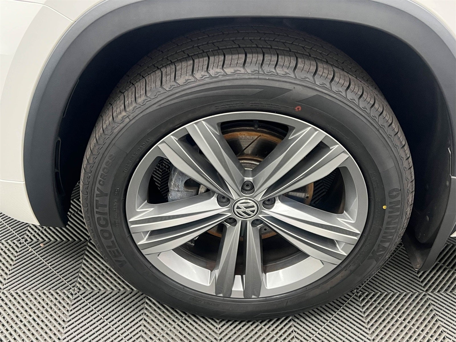 2019 Volkswagen Atlas 3.6L V6 SE R-Line