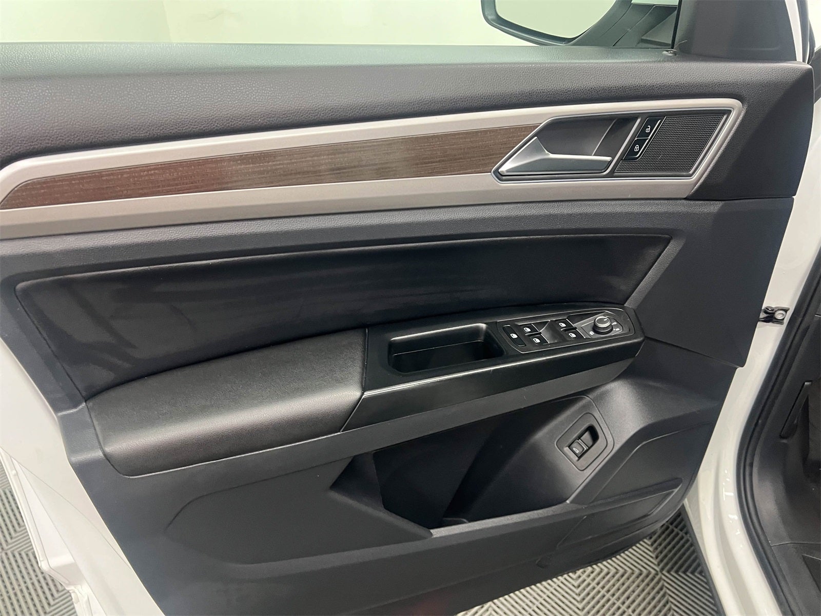 2019 Volkswagen Atlas 3.6L V6 SE R-Line