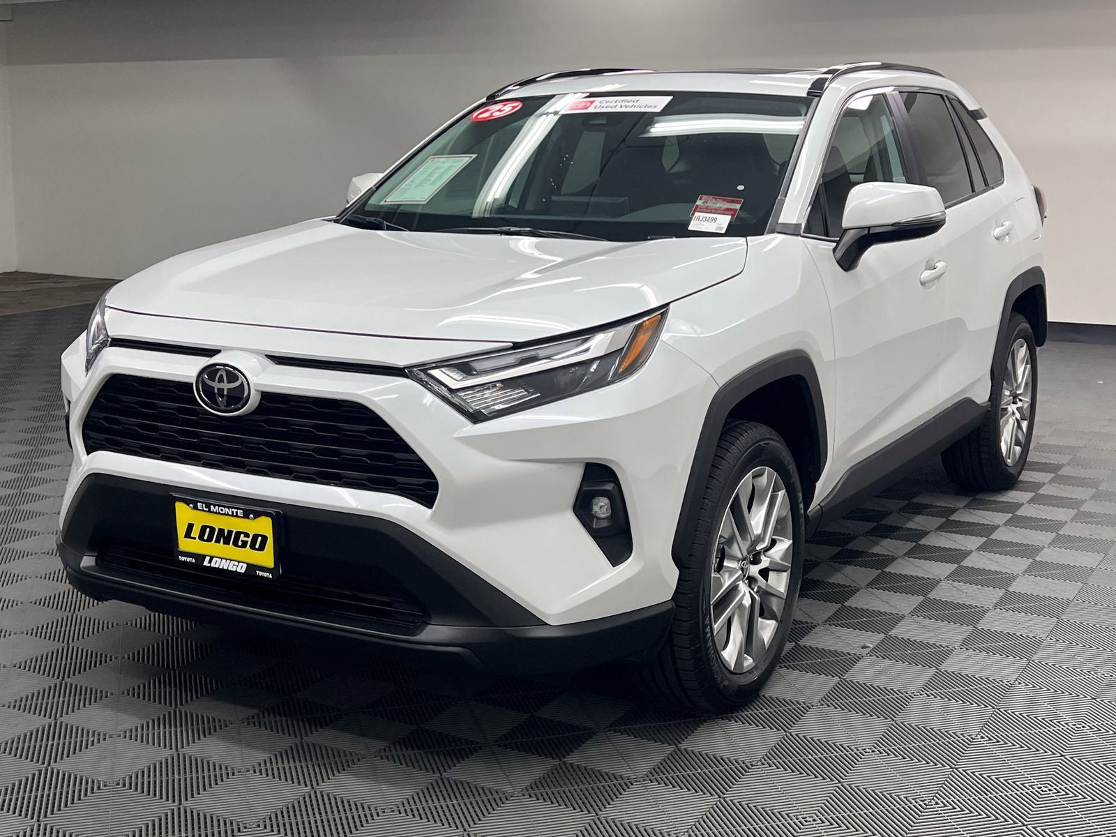 2025 Toyota RAV4 XLE Premium
