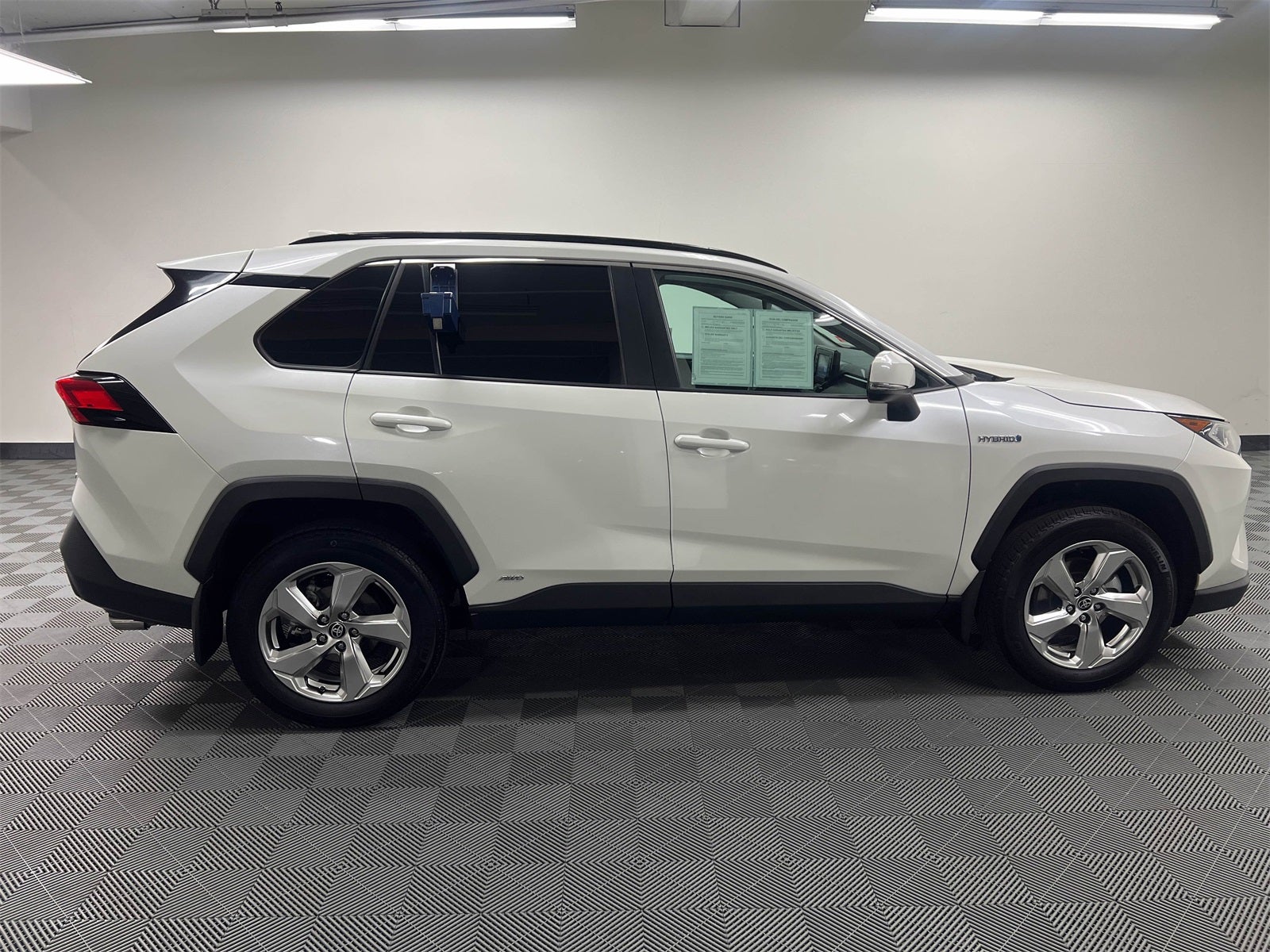 2021 Toyota RAV4 Hybrid XLE Premium