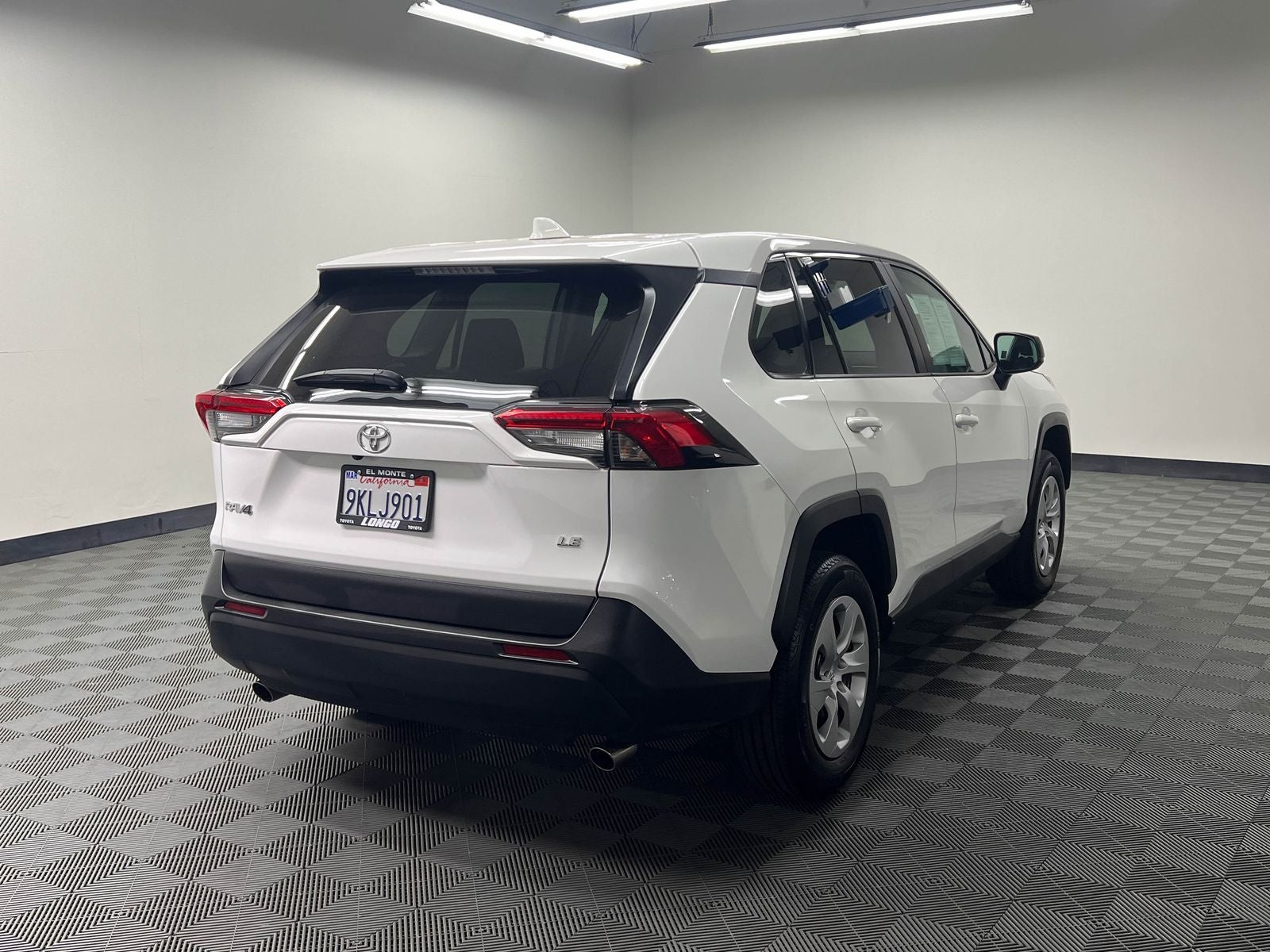 2025 Toyota RAV4 LE