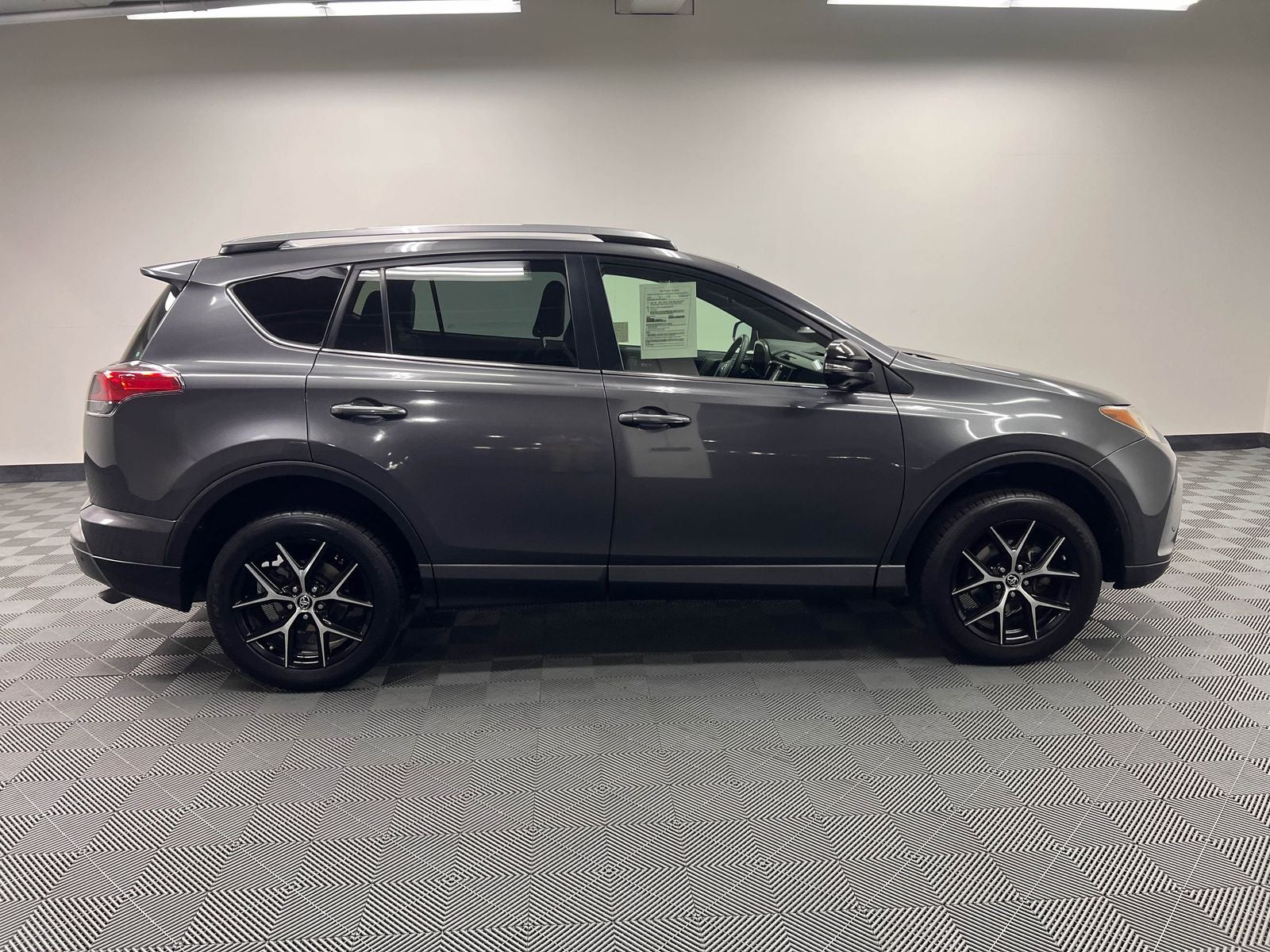 2018 Toyota RAV4 SE