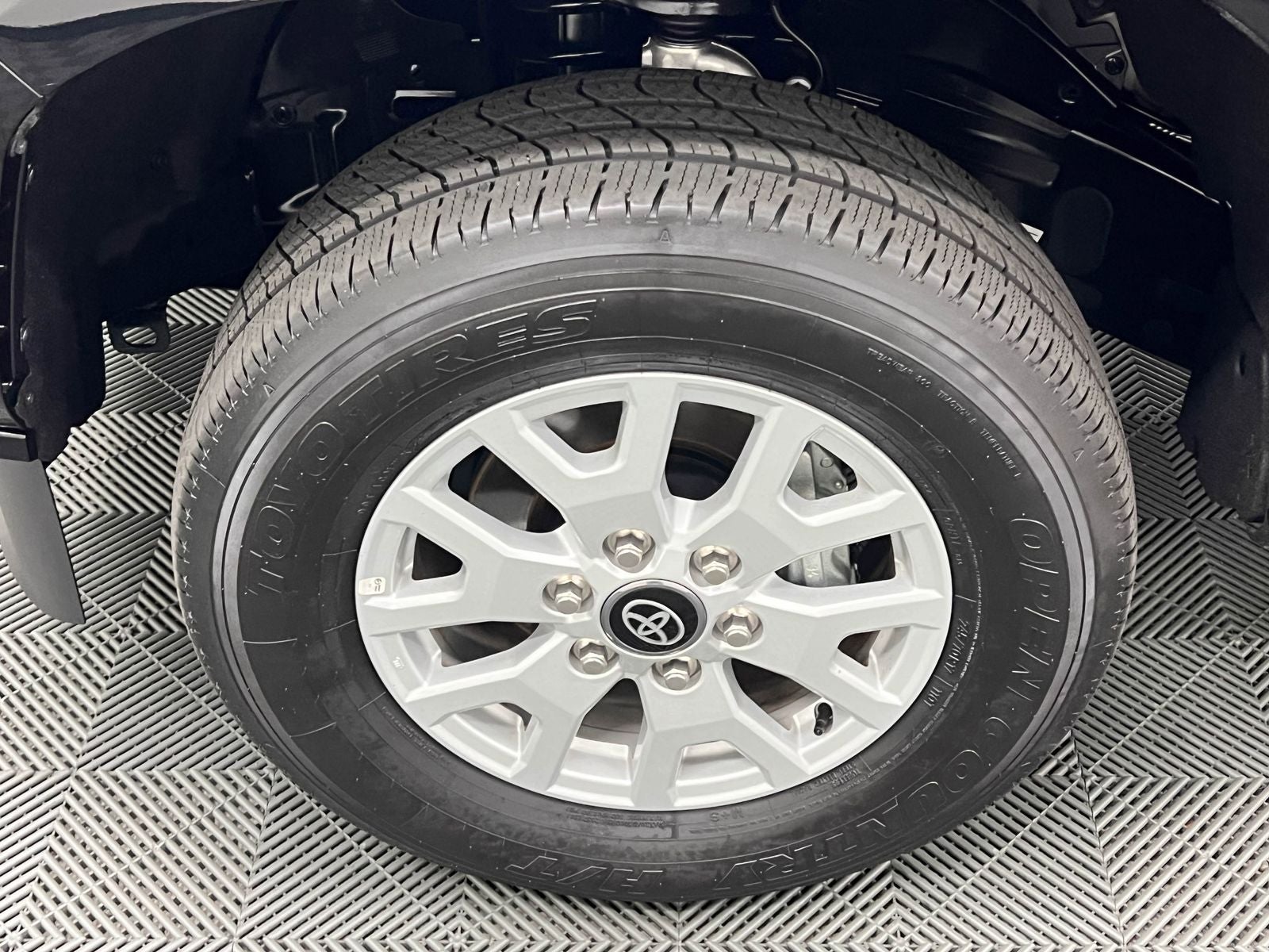 2025 Toyota Tacoma SR5 RWD