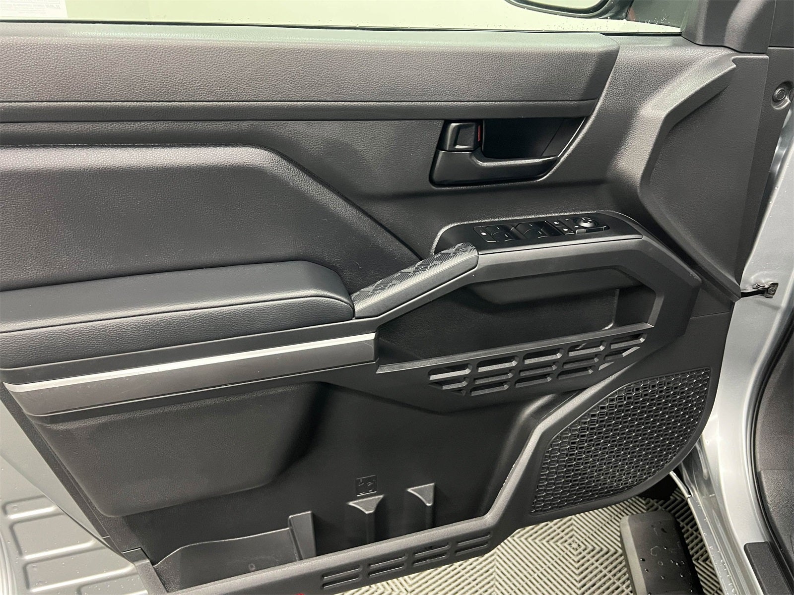 2024 Toyota Tacoma SR5 RWD