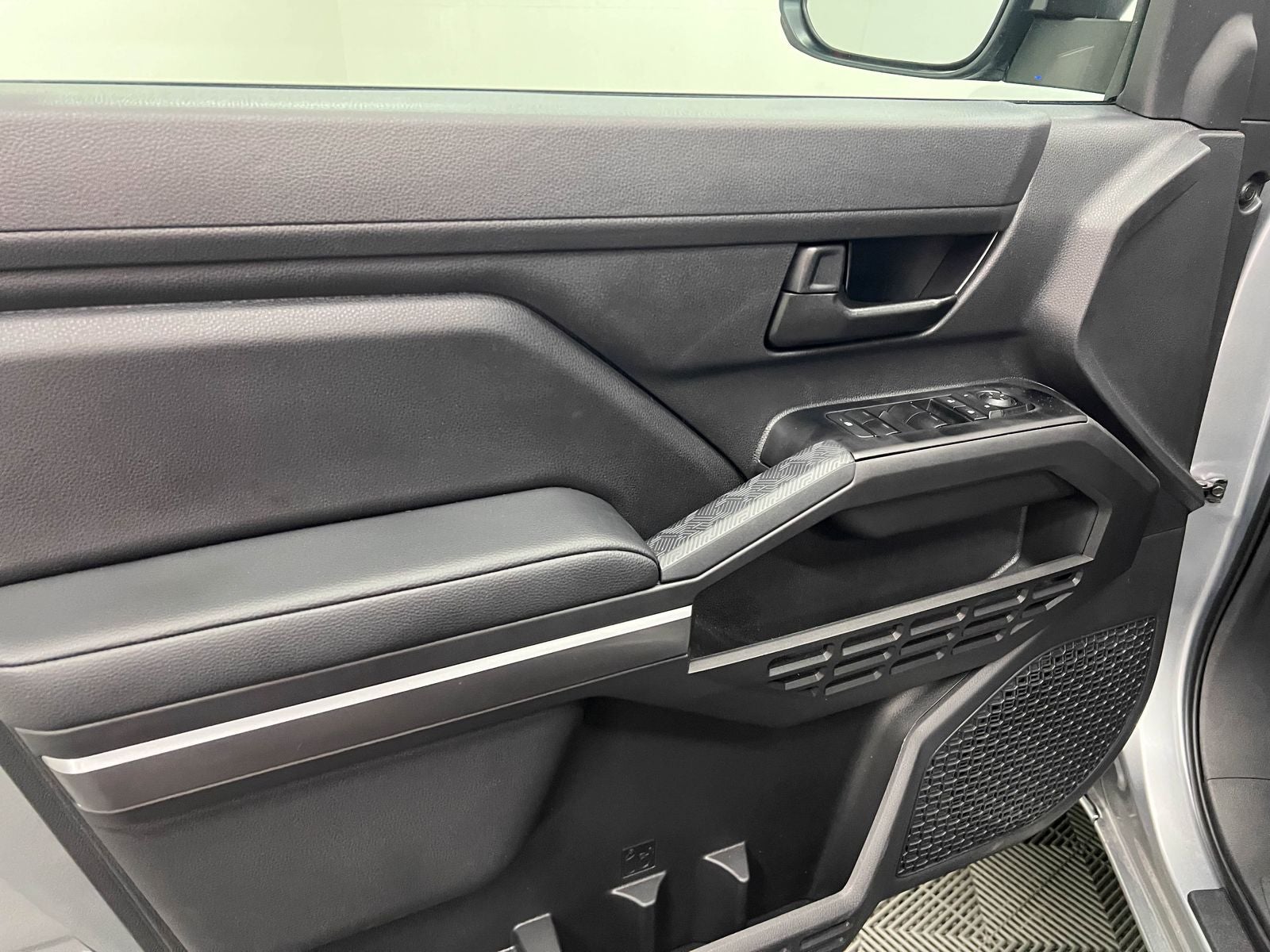 2026 Toyota Tacoma SR5 - Photo 28