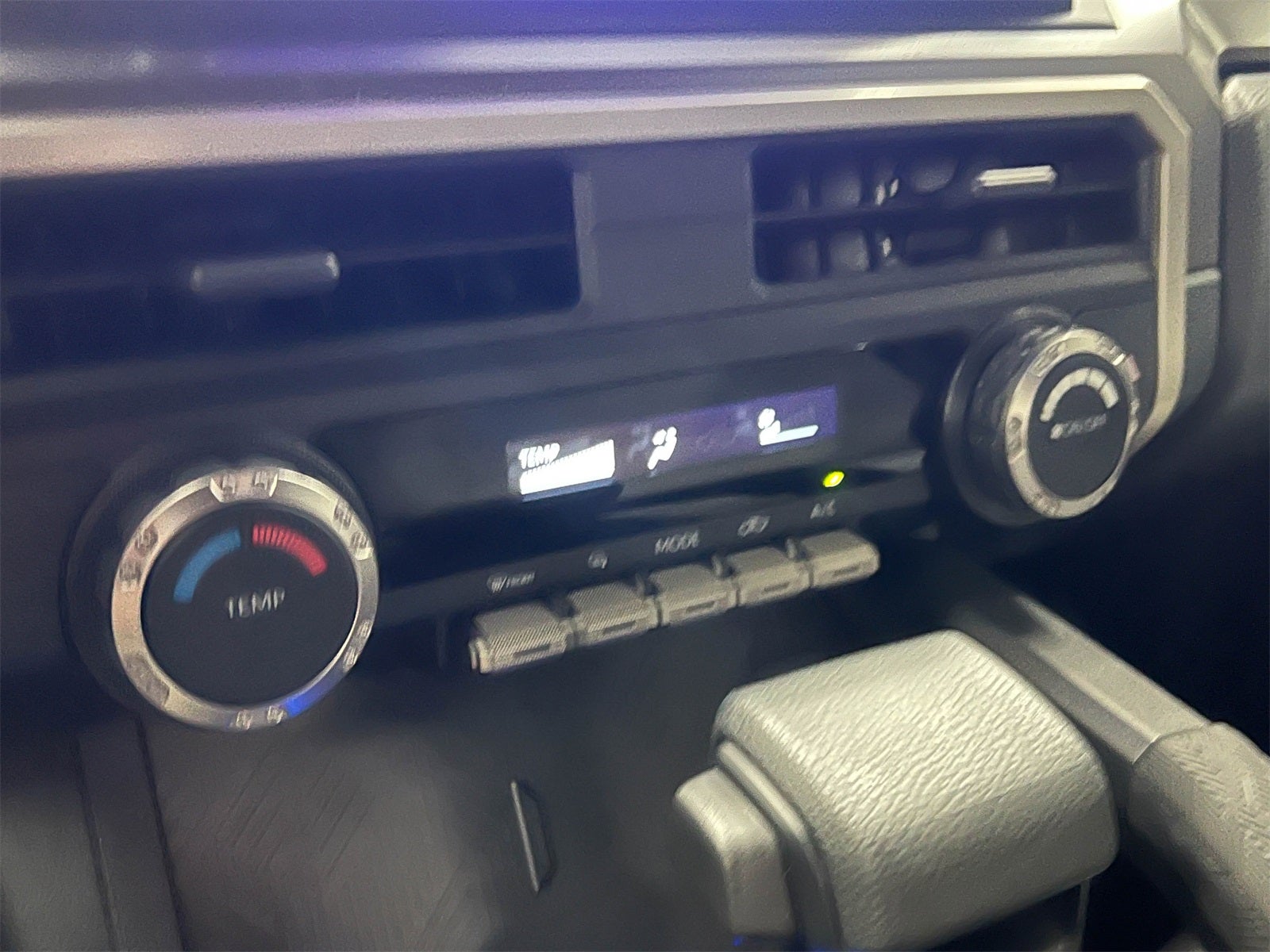 2024 Toyota Tacoma SR5 4WD