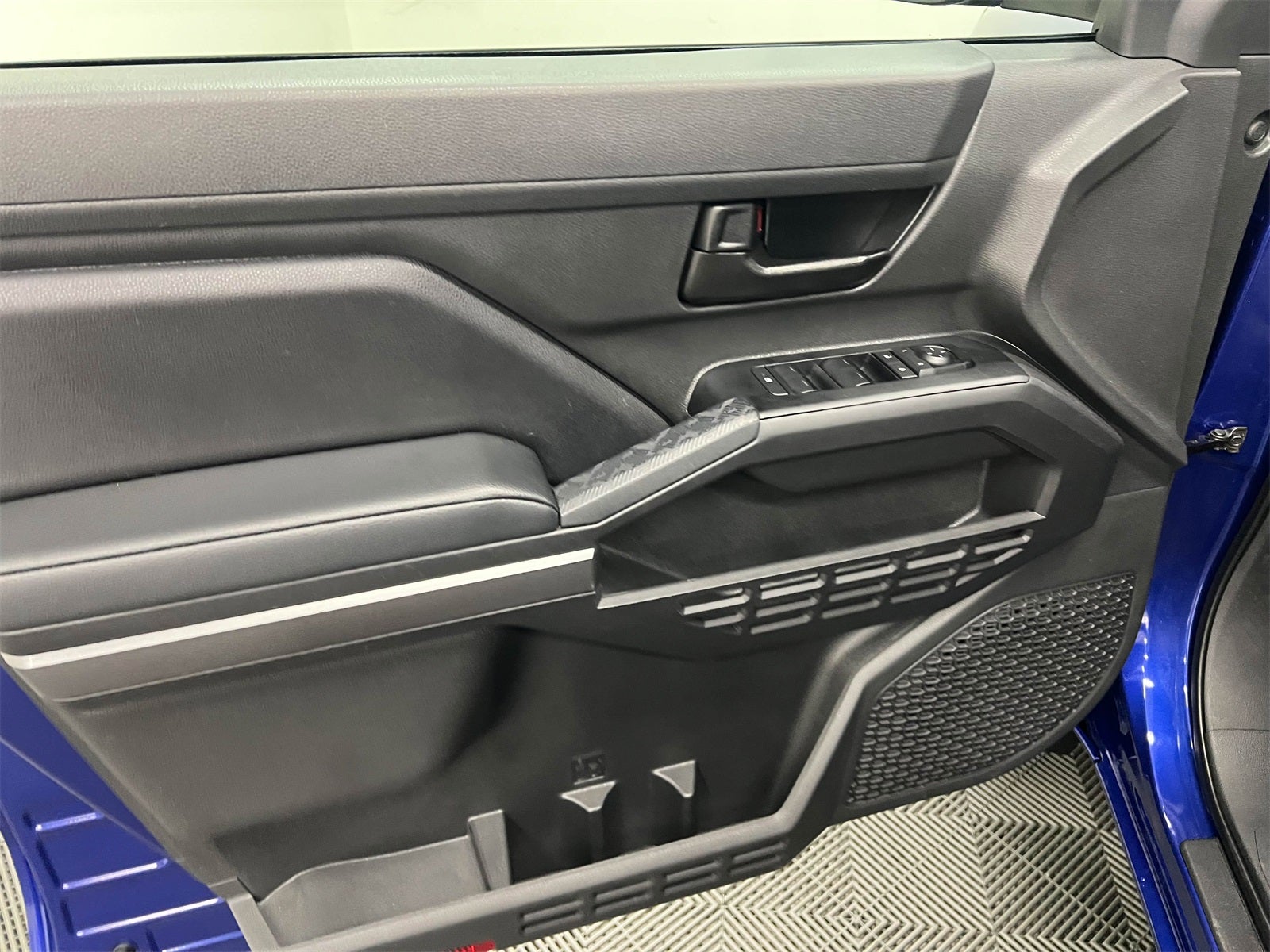 2024 Toyota Tacoma SR5 4WD