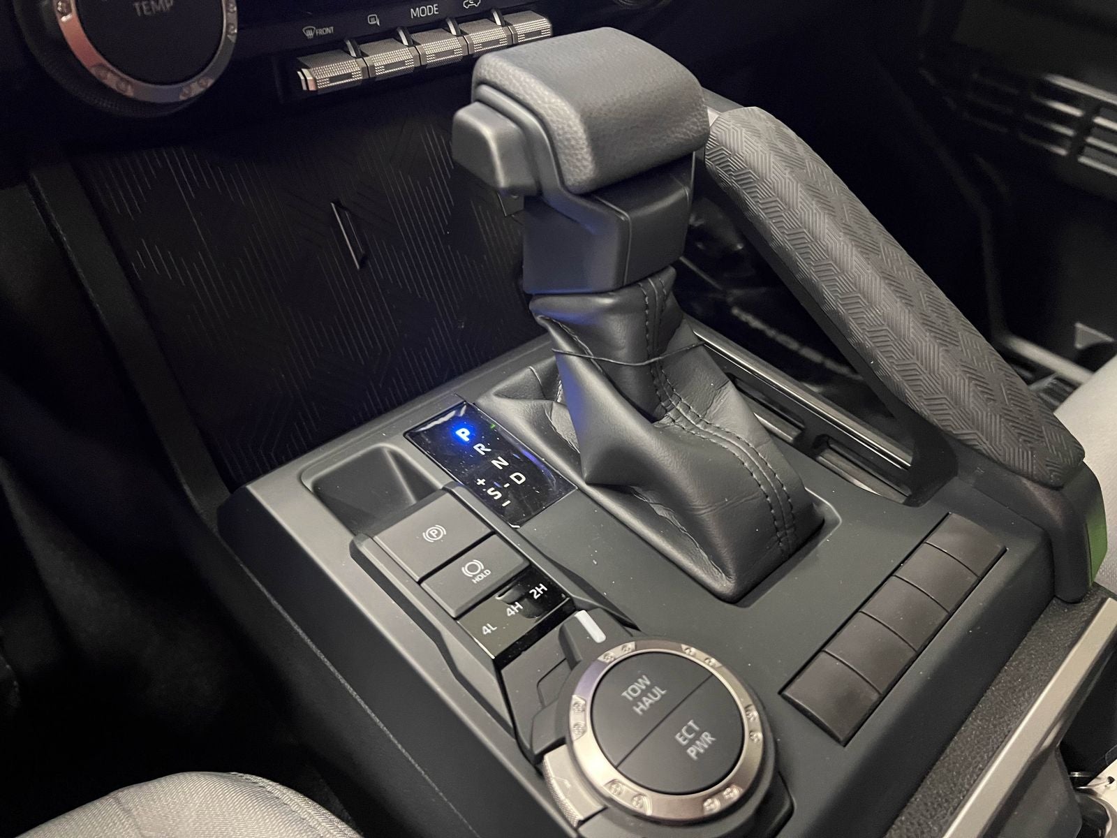 2026 Toyota Tacoma SR5 4WD