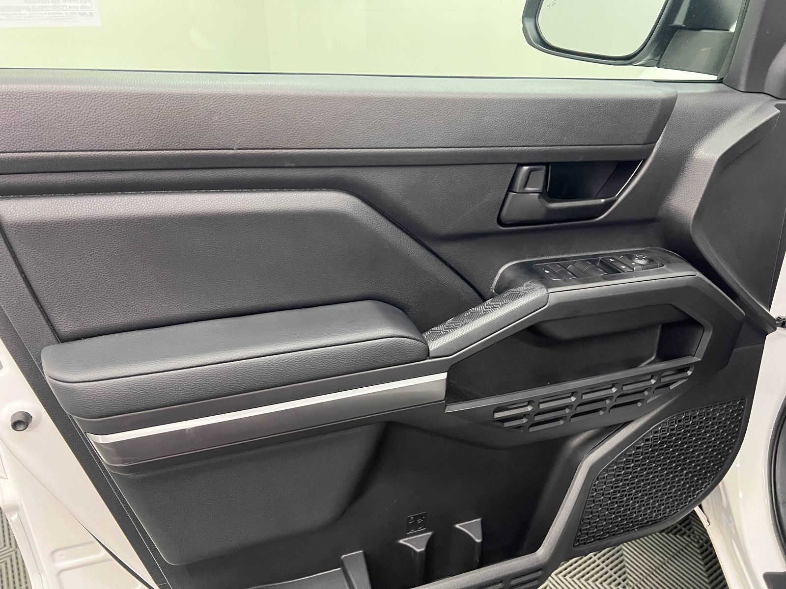 2026 Toyota Tacoma SR5 4WD