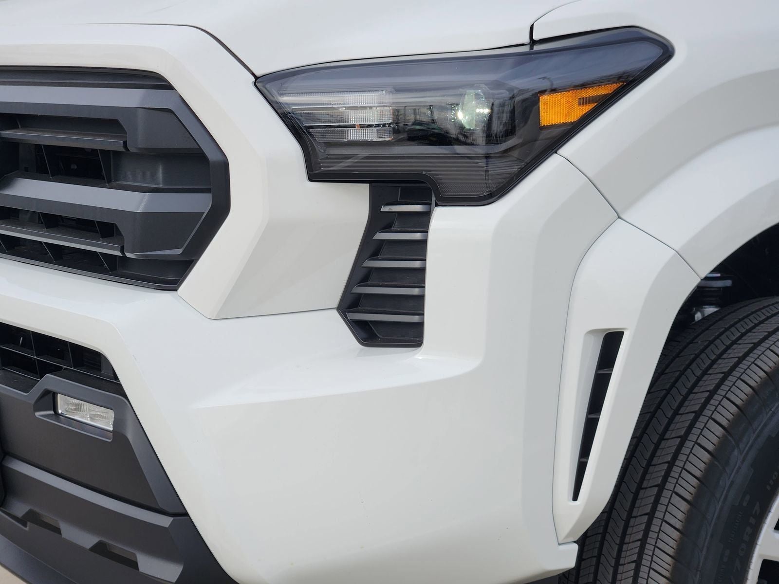 2026 Toyota Tacoma SR5 4WD