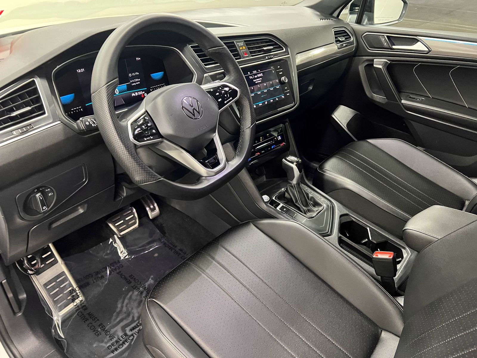 2023 Volkswagen Tiguan 2.0T SE R-Line Black