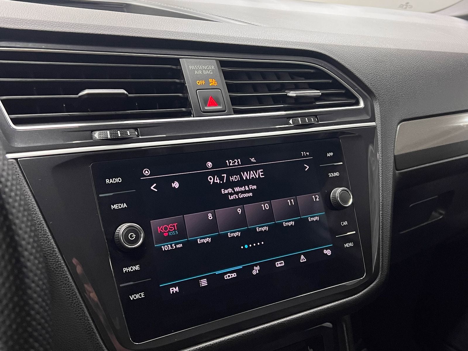 2023 Volkswagen Tiguan 2.0T SE R-Line Black