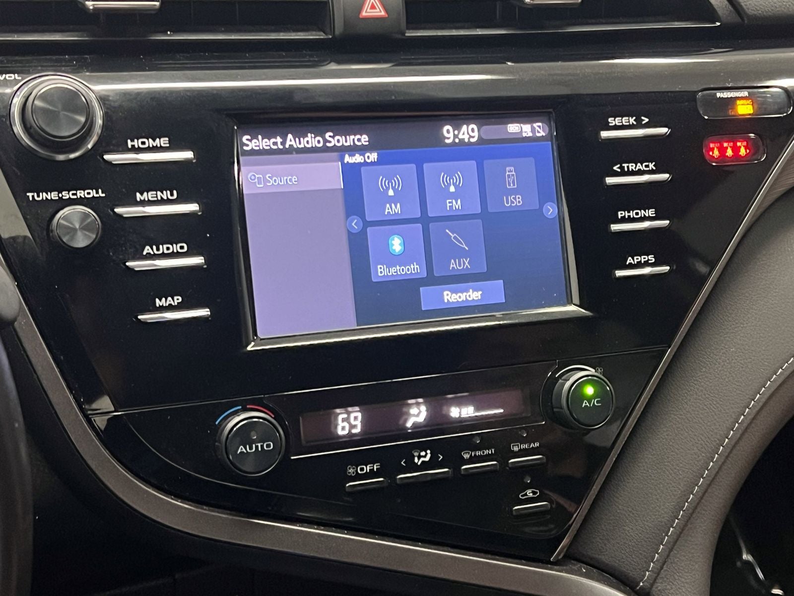 2019 Toyota Camry SE