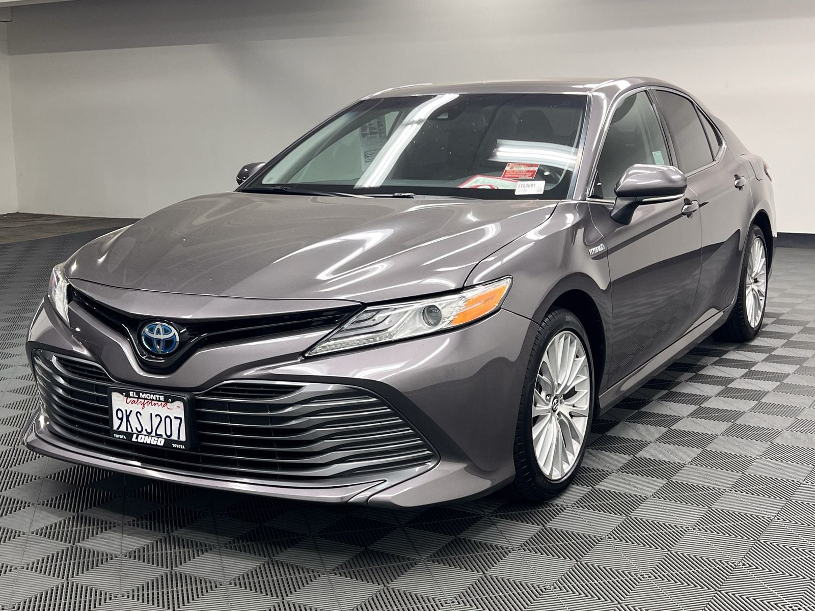 2020 Toyota Camry Hybrid XLE
