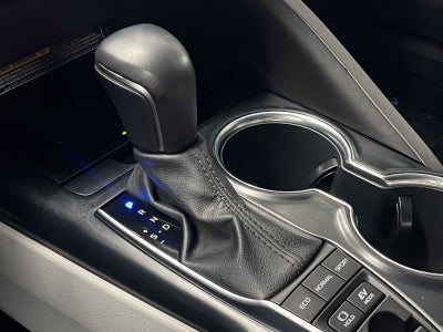 2020 Toyota Camry Hybrid XLE