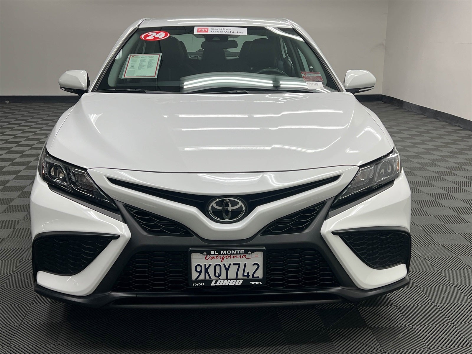 2024 Toyota Camry SE