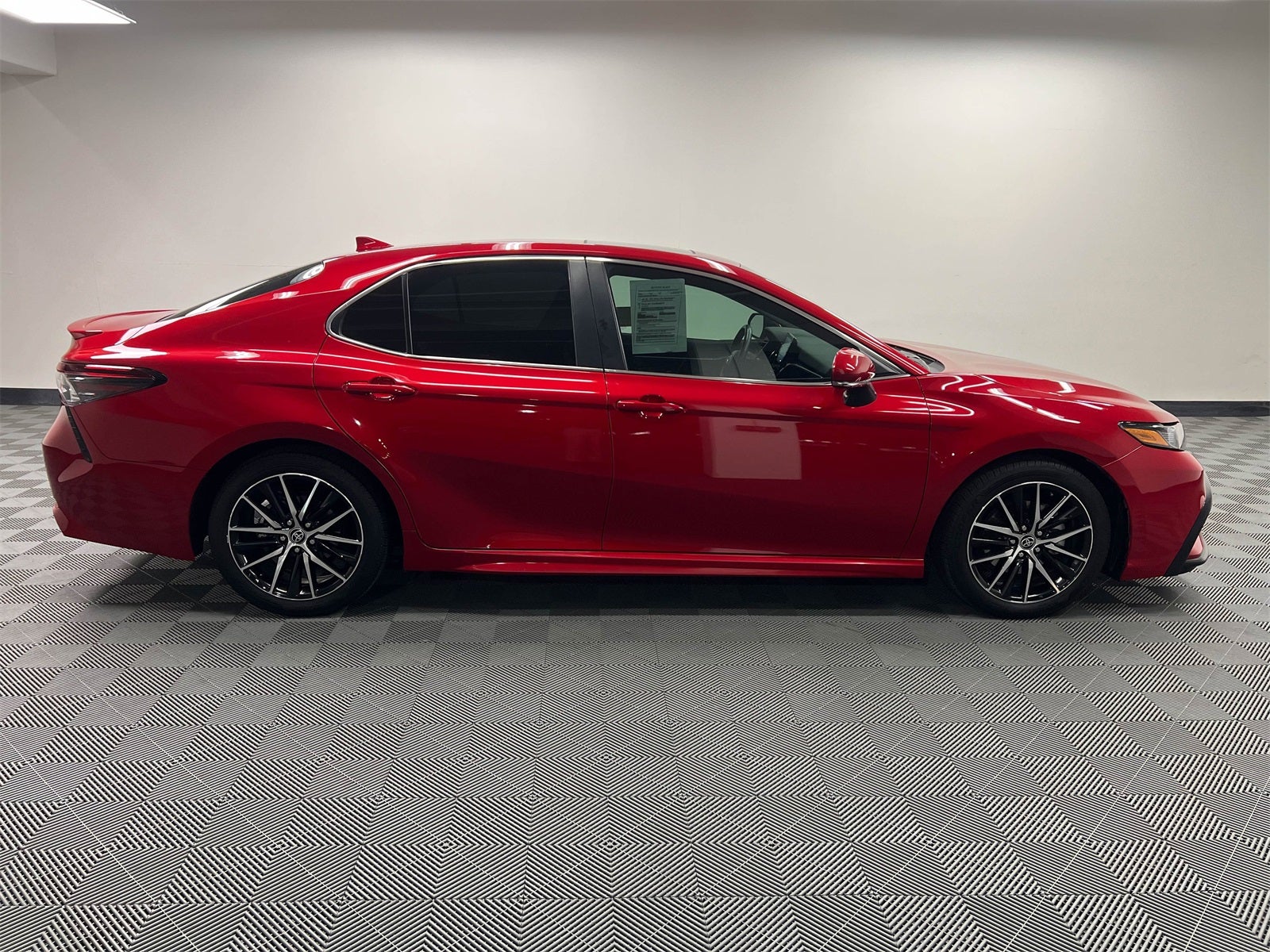 2023 Toyota Camry Hybrid SE