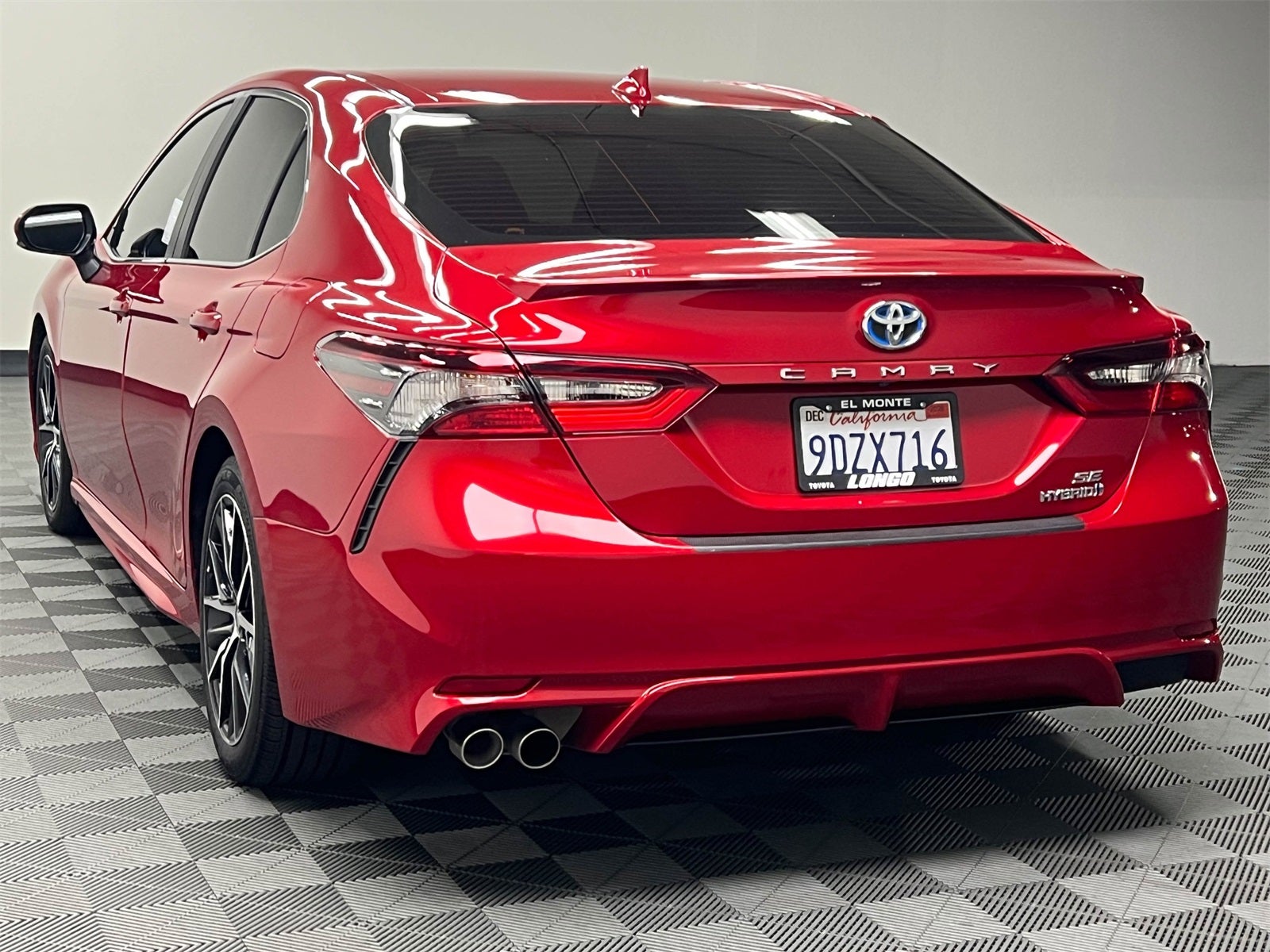 2023 Toyota Camry Hybrid SE