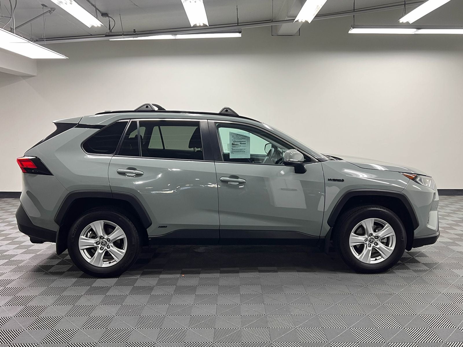 2021 Toyota RAV4 Hybrid XLE