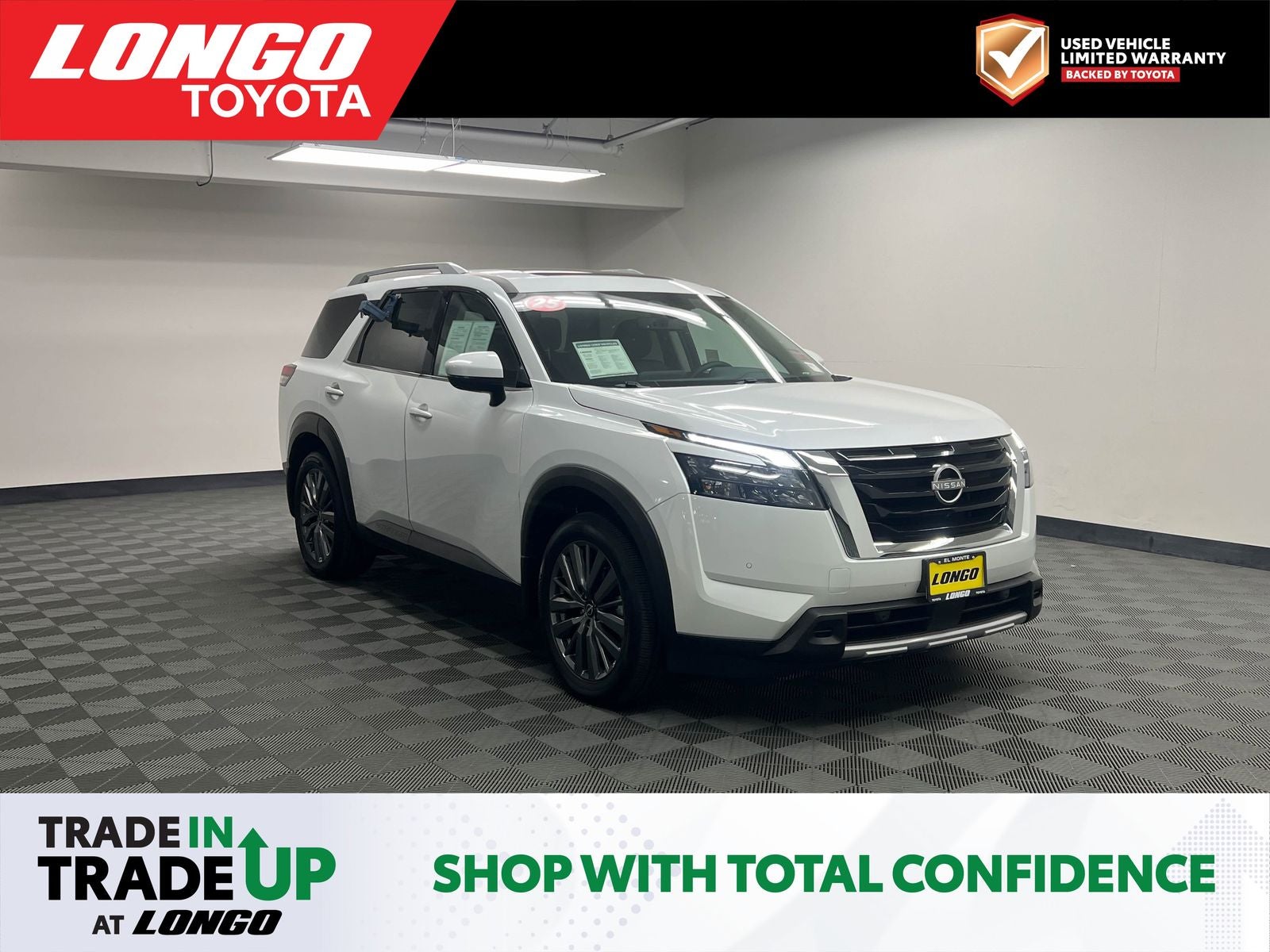 2025 Nissan Pathfinder SL