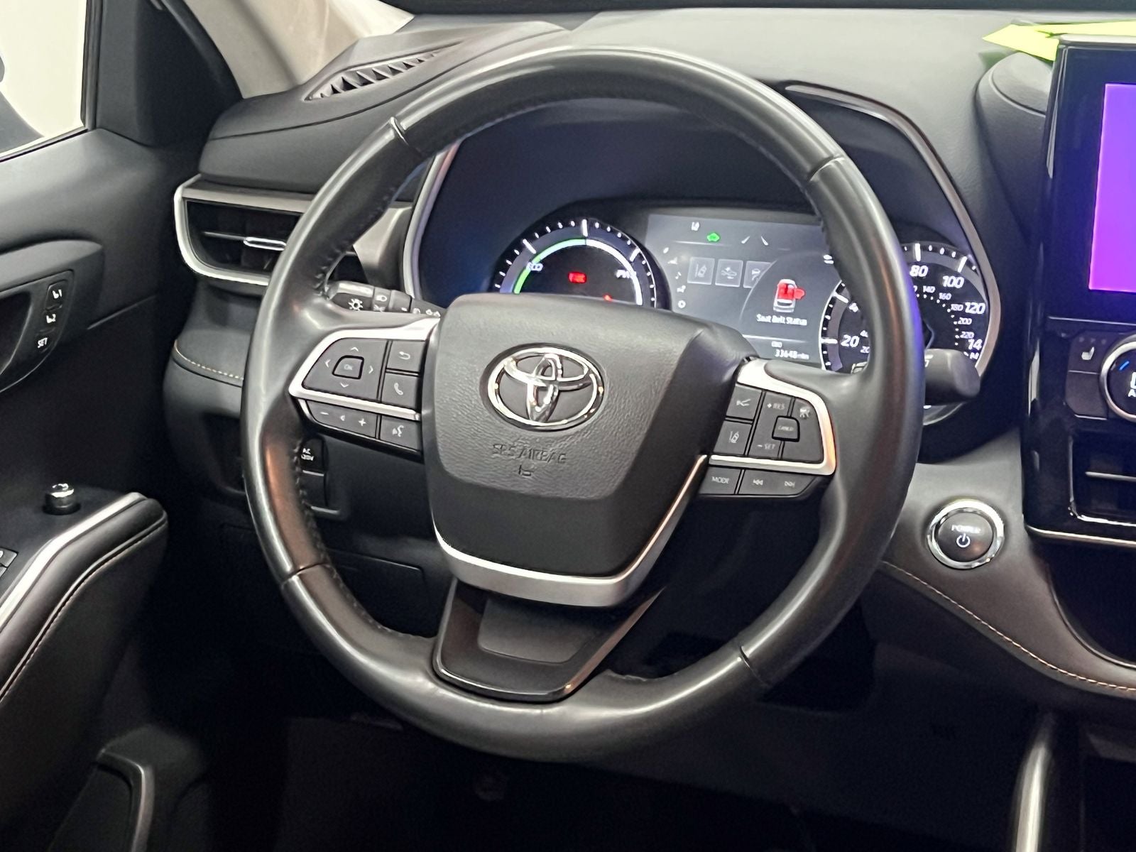 2023 Toyota Highlander Hybrid Bronze Edition
