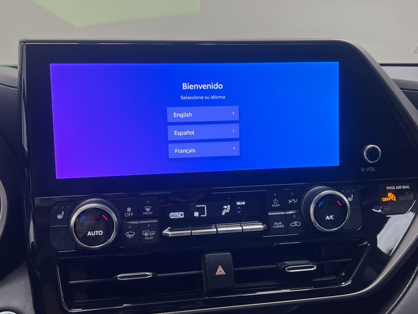 2023 Toyota Highlander Hybrid Bronze Edition
