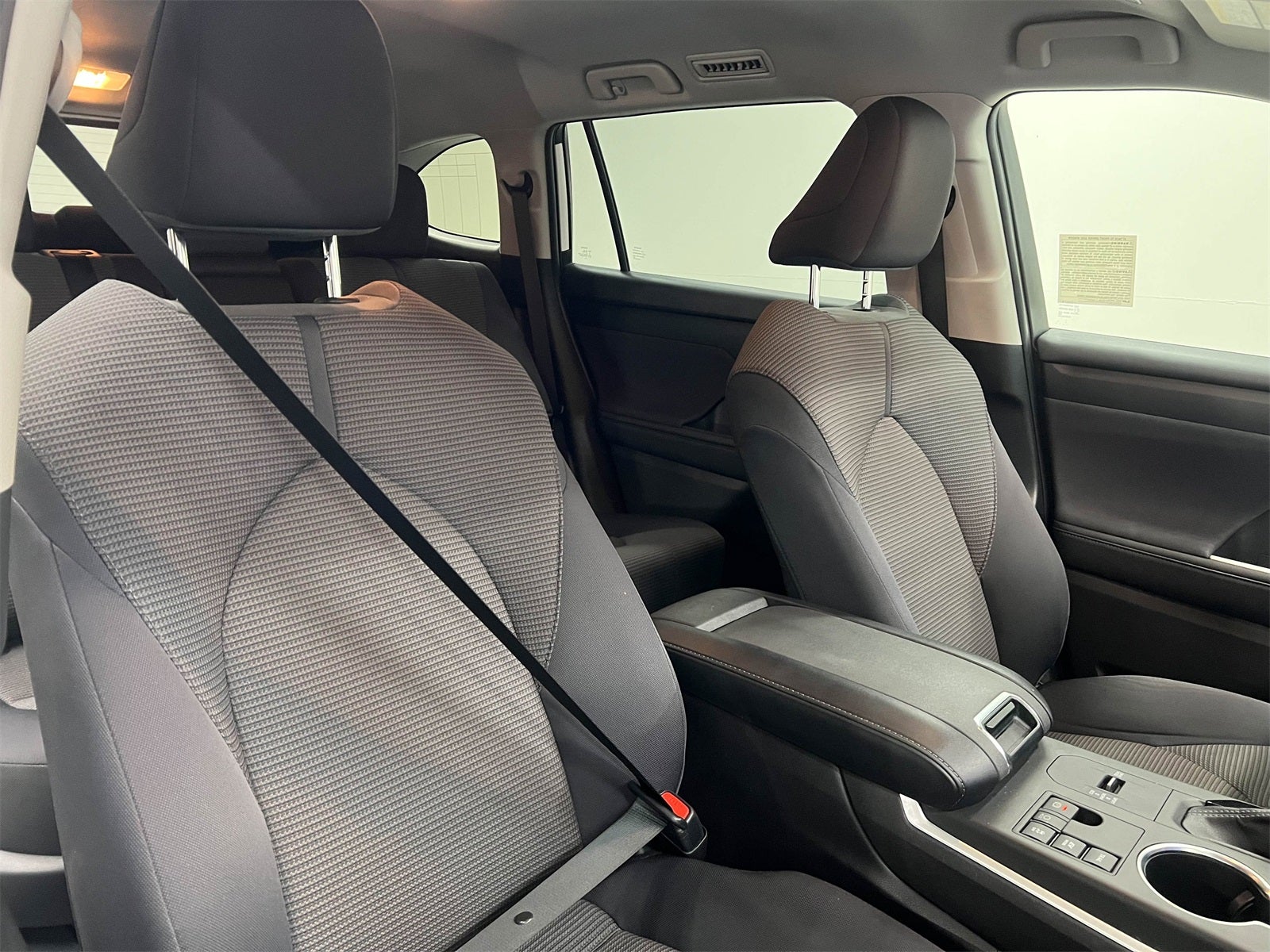 2023 Toyota Highlander Hybrid LE