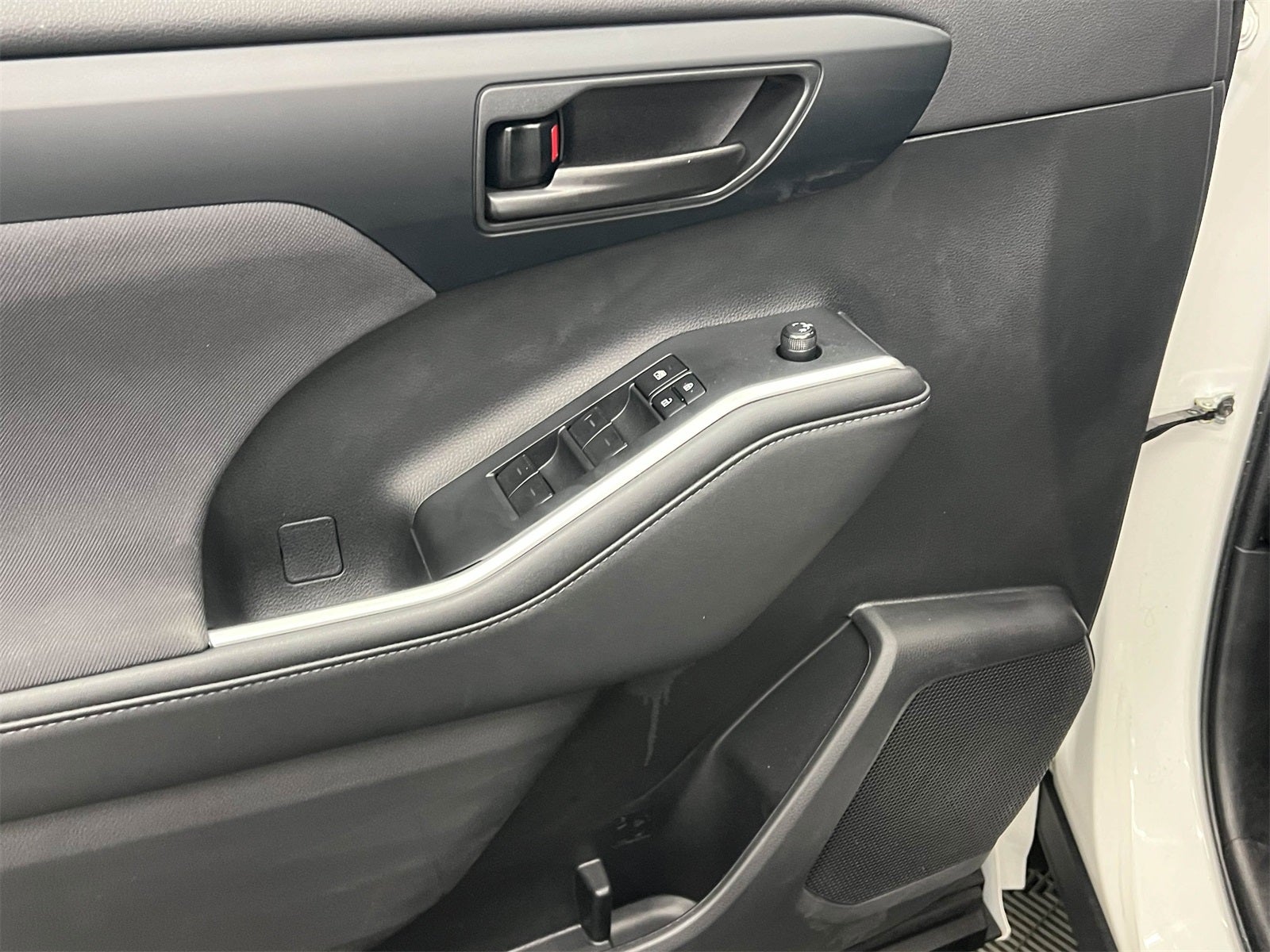 2023 Toyota Highlander Hybrid LE