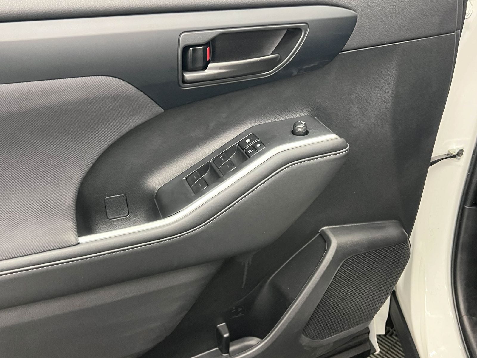 2023 Toyota Highlander Hybrid LE