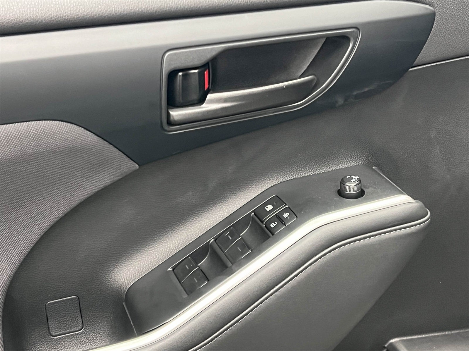 2023 Toyota Highlander Hybrid LE