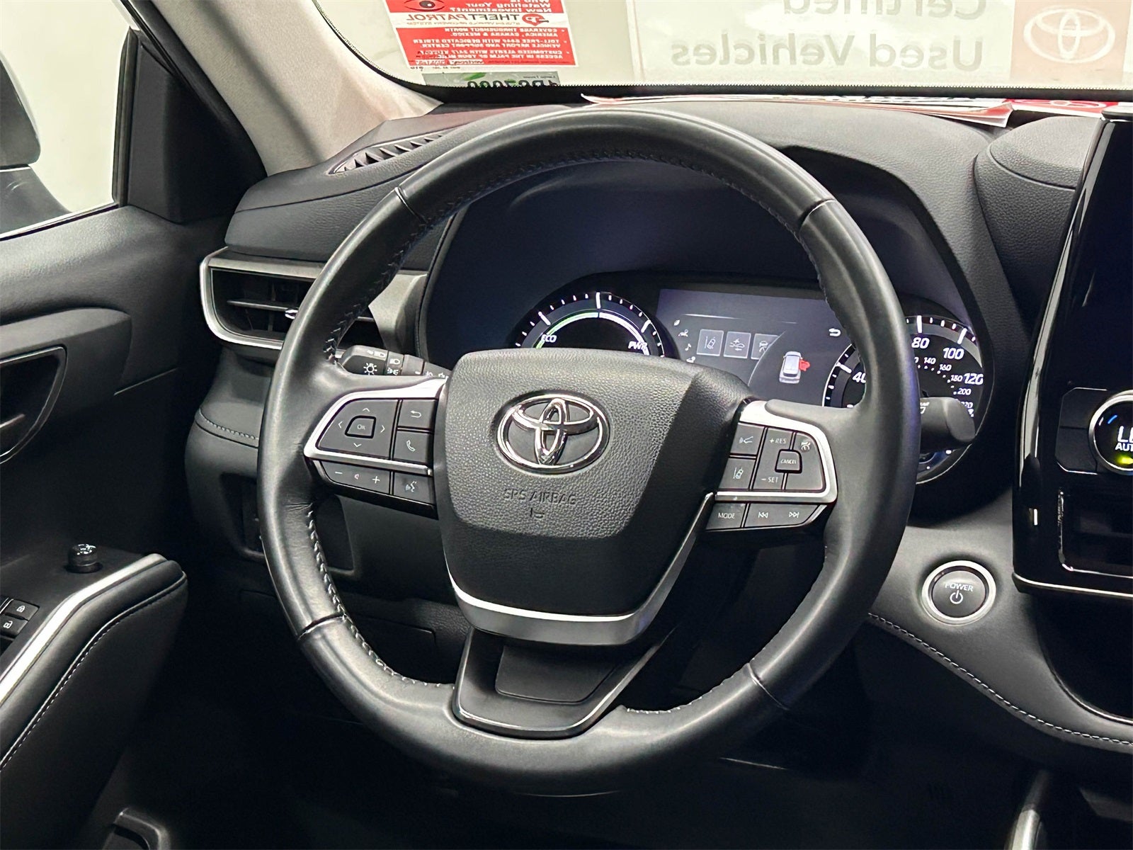 2024 Toyota Highlander Hybrid LE