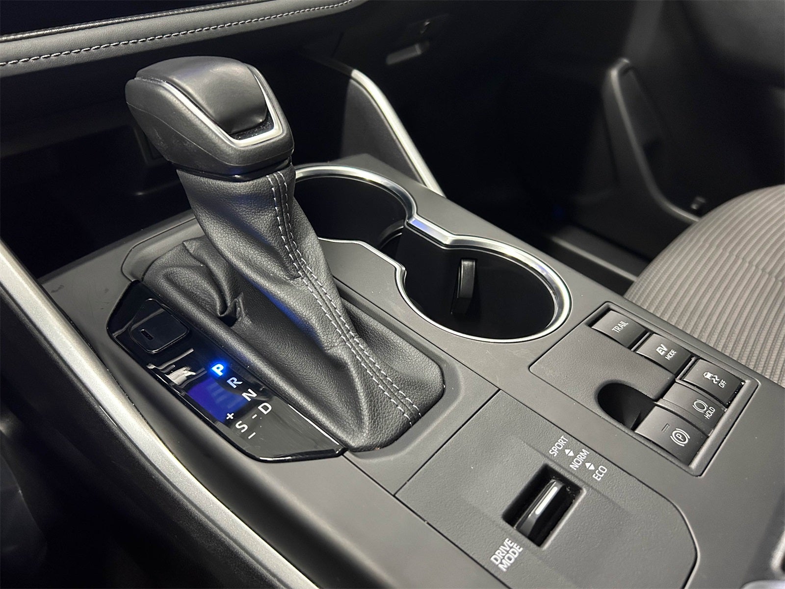 2024 Toyota Highlander Hybrid LE