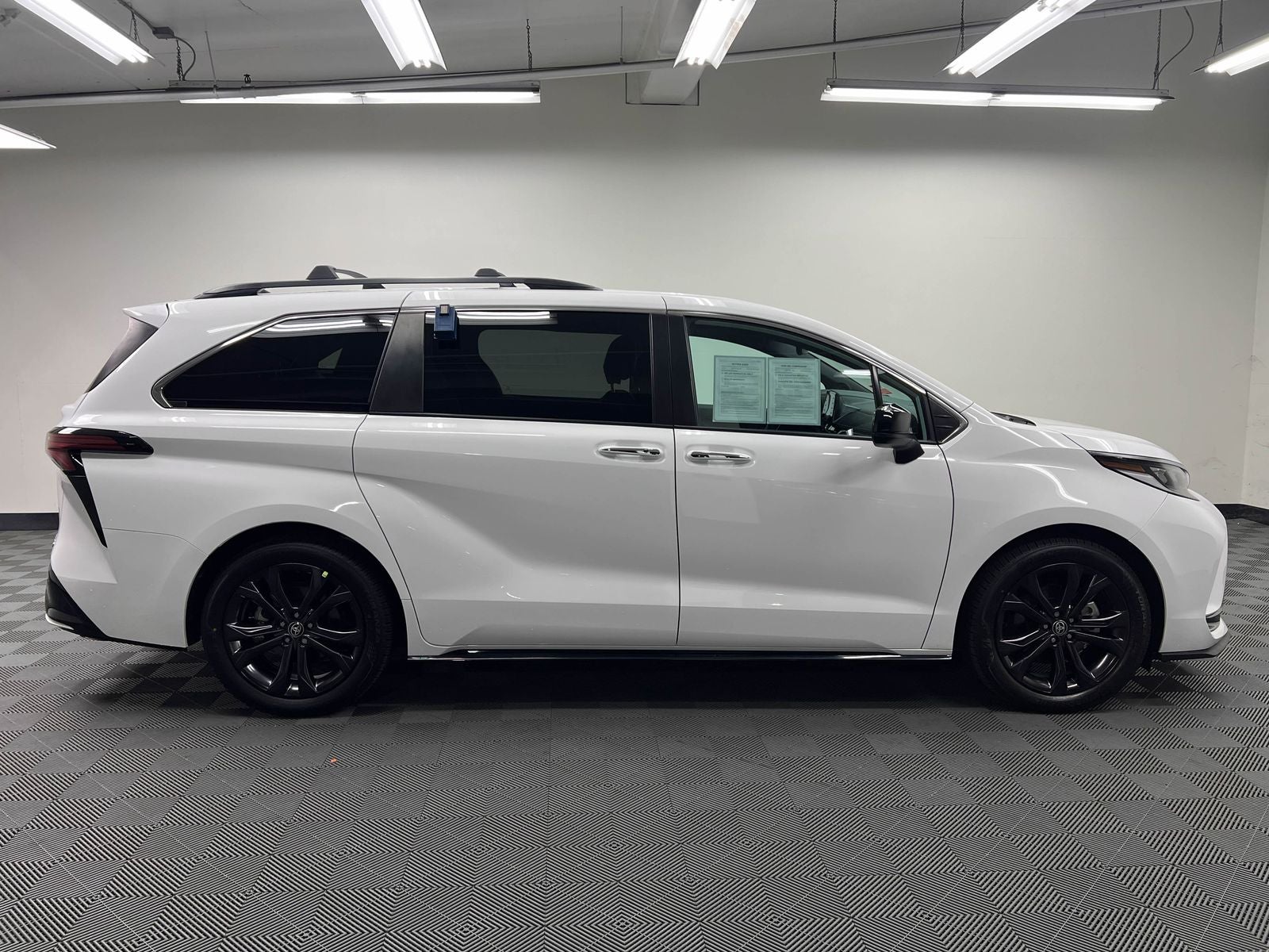 2022 Toyota Sienna XSE 7 Passenger