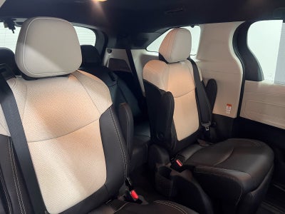 2026 Toyota Sienna Platinum 7 Passenger