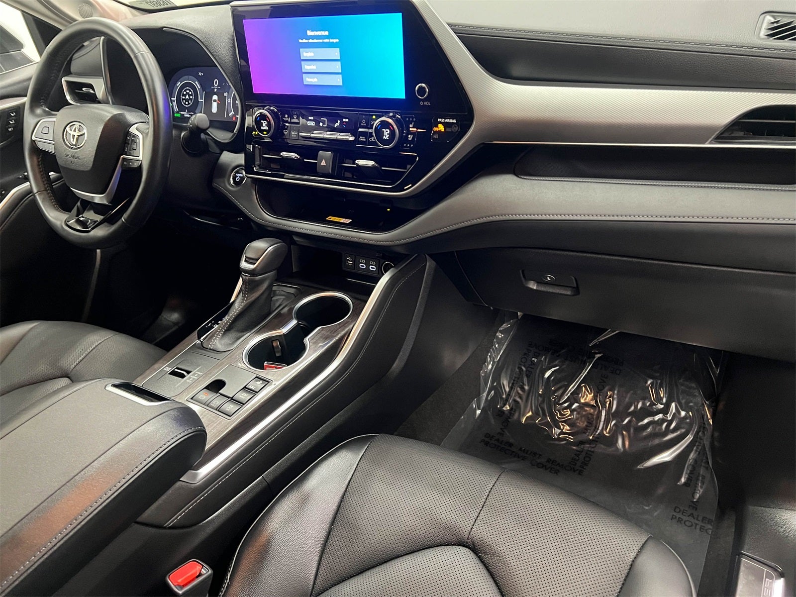 2023 Toyota Highlander Hybrid Platinum