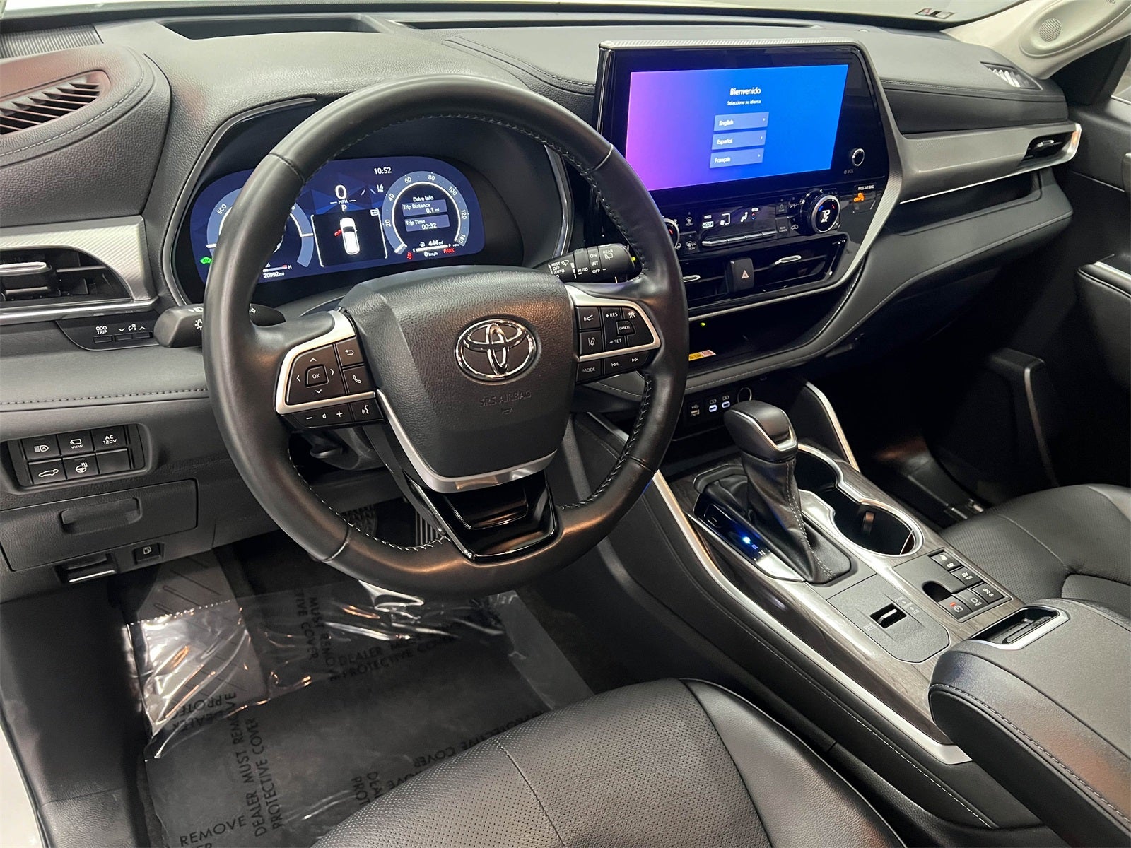 2023 Toyota Highlander Hybrid Platinum