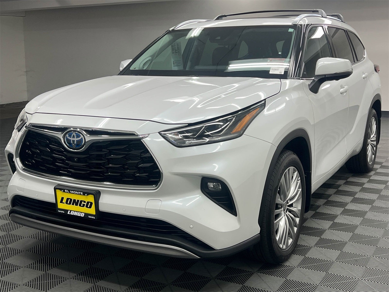 2023 Toyota Highlander Hybrid Platinum