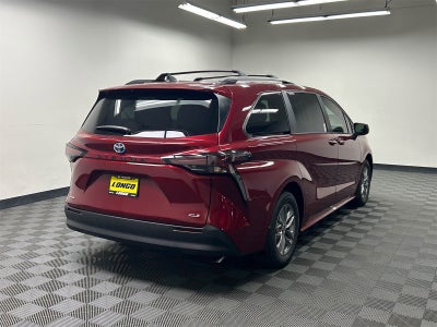 2025 Toyota Sienna XLE