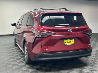 2025 Toyota Sienna XLE