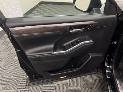 2023 Toyota Highlander Platinum