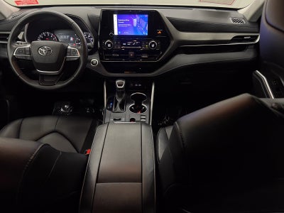 2025 Toyota Highlander XLE