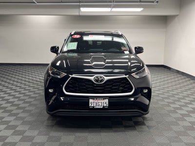 2025 Toyota Highlander XLE