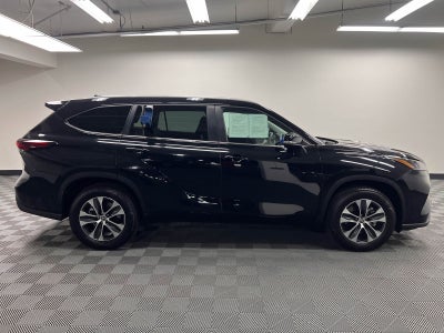 2025 Toyota Highlander XLE